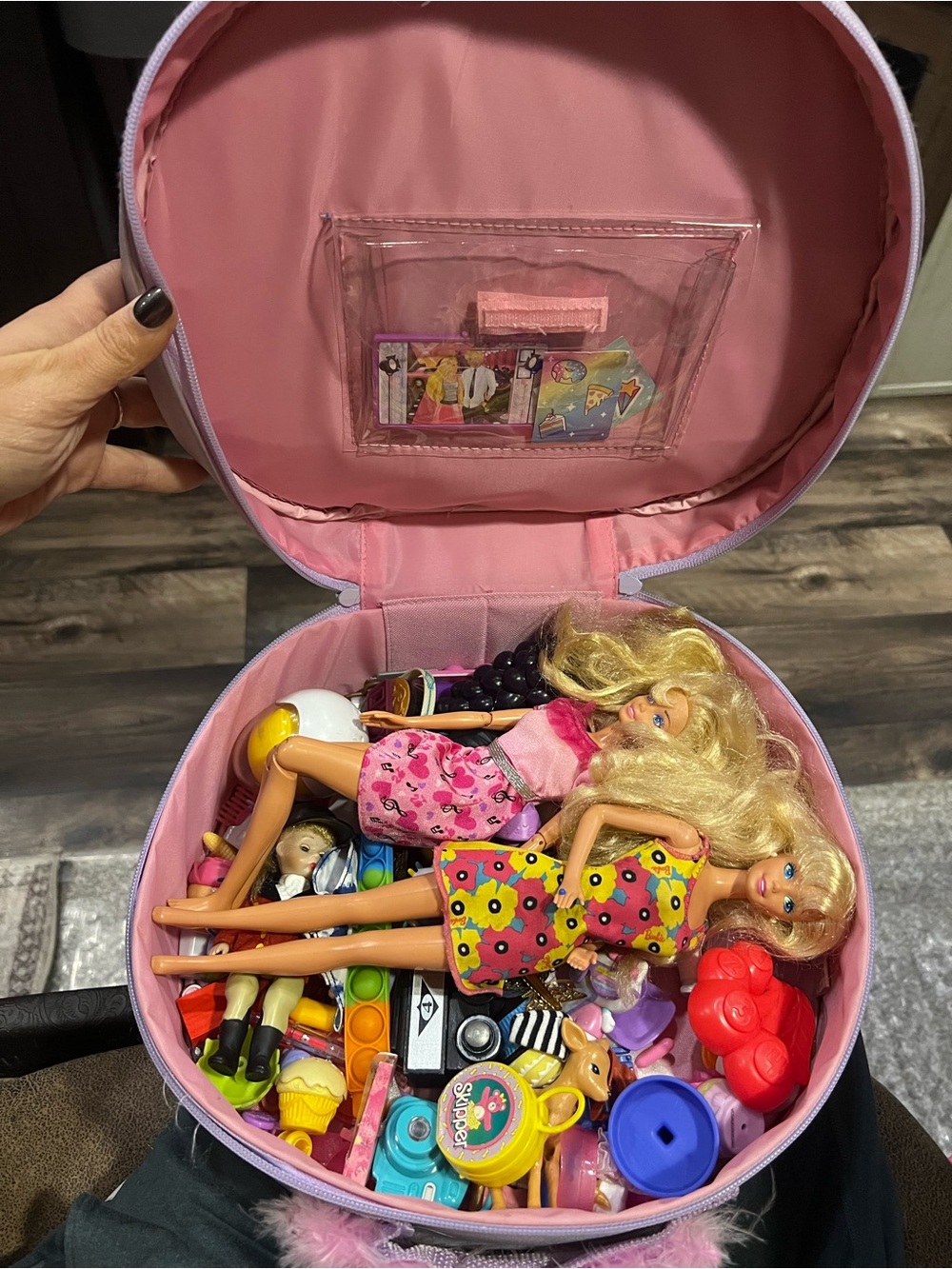 Large mixed vintage Barbie/Mattel doll and accessory lot